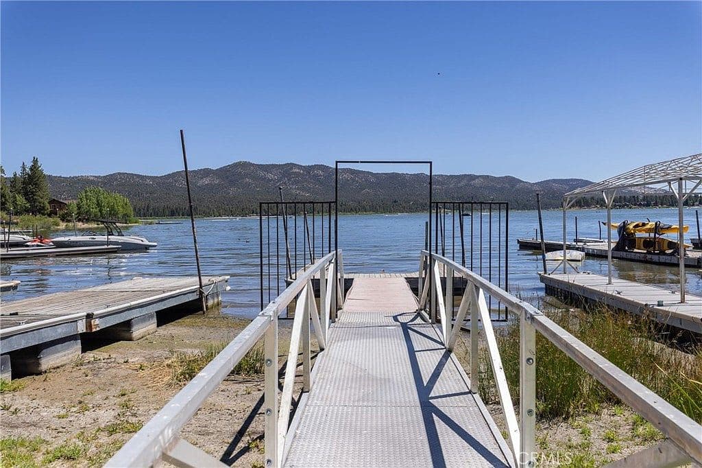 Big Bear Lake House with Hot Tub and EV Charger