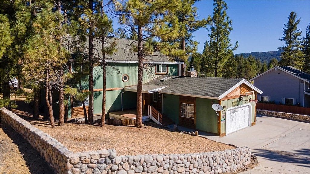 Big Bear Lake House with Hot Tub and EV Charger