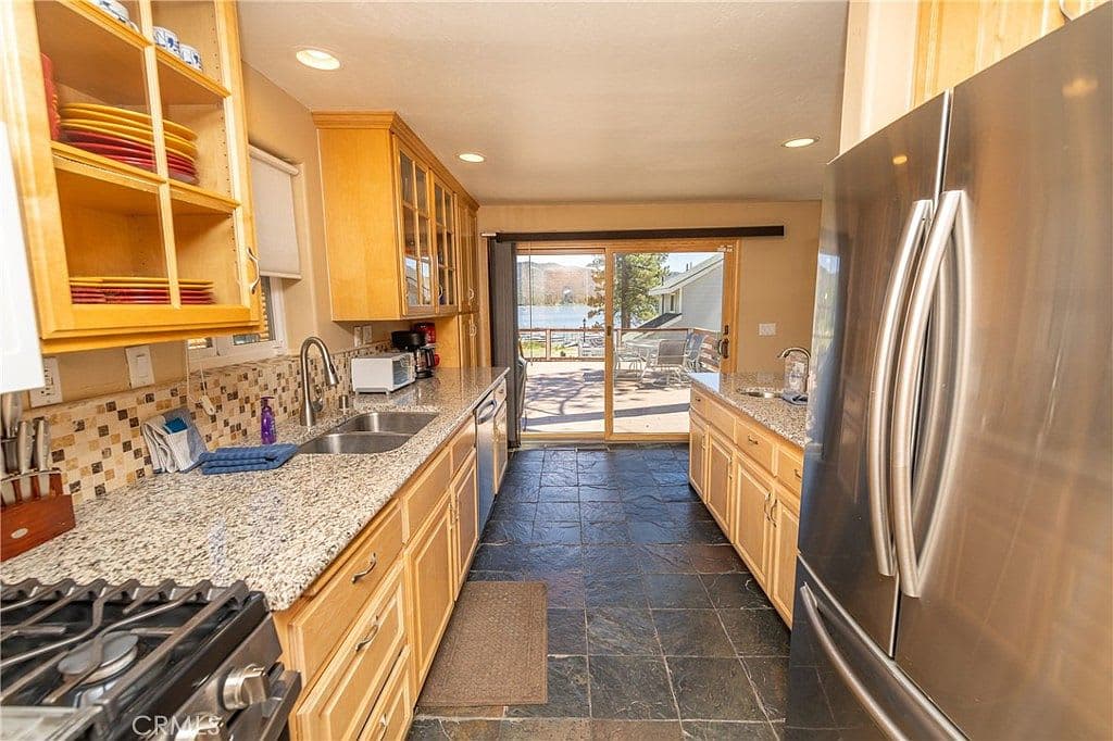 Big Bear Lake House with Hot Tub and EV Charger